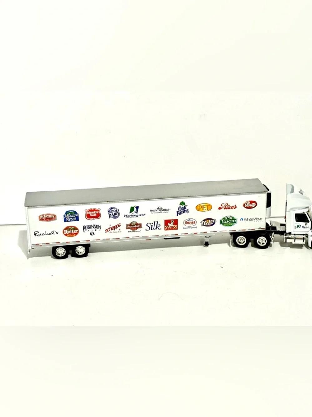 DEAN FOODS 1:64 SCALE INTERNATIONAL PROSTAR TRACTOR-TRAILER WITH THERMO KING